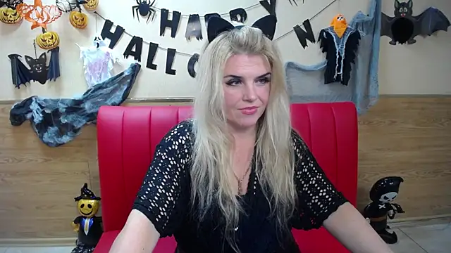 Snapshot of Julya_Barbi chatting on October 21, 5:13 pm Julya Barbi online show from October 21, 5:13 pm