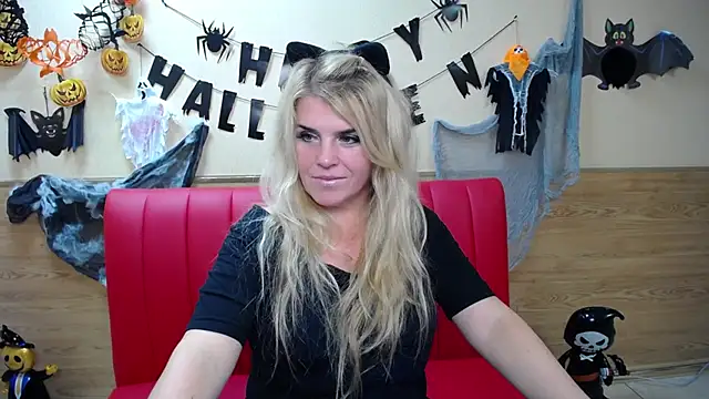 Snapshot of Julya_Barbi chatting on October 28, 6:06 am Julya Barbi online show from October 28, 6:06 am