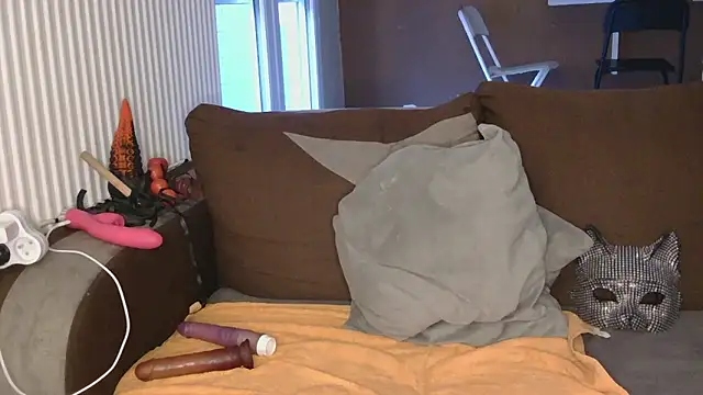 liloucamchaudee online show from April 22, 6:42 pm