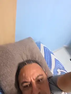 Snapshot of abdelhak33 chatting on March 19, 7:40 pm abdelhak33 online show from March 19, 7:40 pm