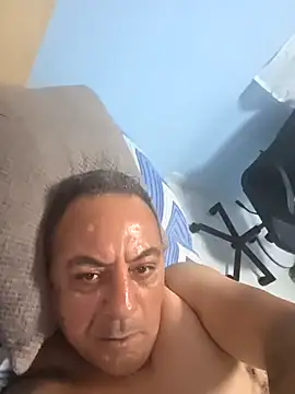 Snapshot of abdelhak33 chatting on March 20, 8:35 pm abdelhak33 online show from March 20, 8:35 pm