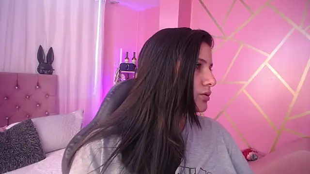 Snapshot of frreeya chatting on January 21, 8:32 pm frreeya online show from January 21, 8:32 pm