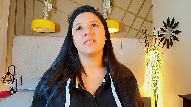 frreeya online show from March 3, 7:31 pm