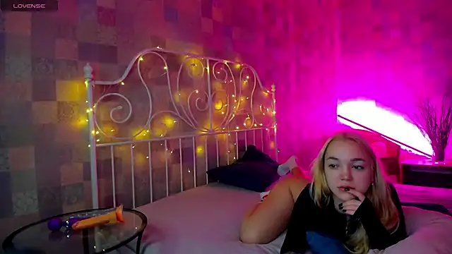 Christy Little online show from February 1, 2:37 am