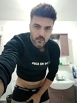 Snapshot of hot_man_eray chatting on October 19, 8:31 pm hot man eray online show from October 19, 8:31 pm