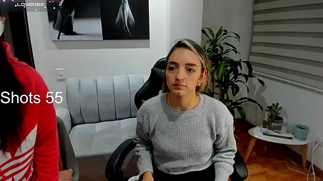 Emmy petit online show from March 11, 1:26 am