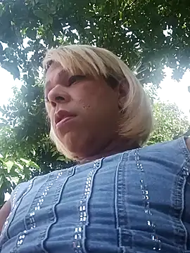 blondebitchlitle online show from November 4, 5:23 pm