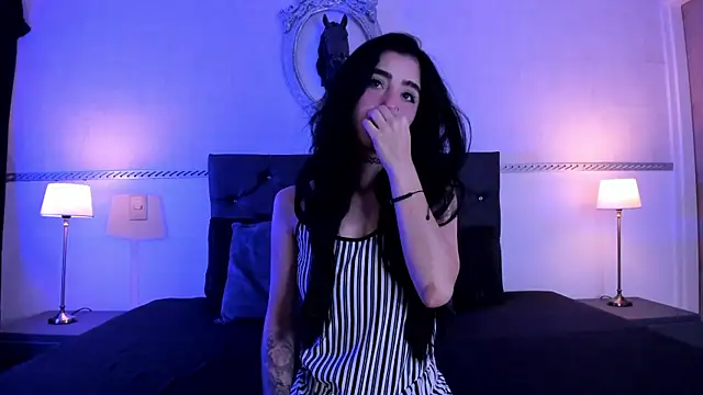 RomeroMoon online show from December 4, 1:09 pm