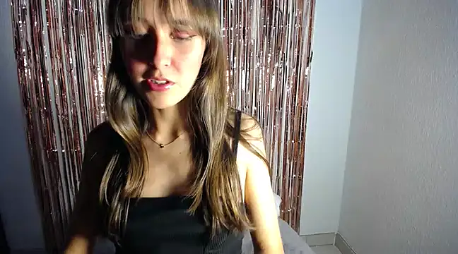 Snapshot of PrincessEmily_69 chatting on December 17, 2:23 am PrincessEmily 69 online show from December 17, 2:23 am
