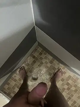 Snapshot of mylovetr1 chatting on December 16, 4:23 am mylovetr1 online show from December 16, 4:23 am