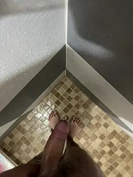 Snapshot of mylovetr1 chatting on February 4, 5:31 am mylovetr1 online show from February 4, 5:31 am