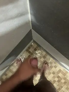 Snapshot of mylovetr1 chatting on February 15, 12:29 am mylovetr1 online show from February 15, 12:29 am