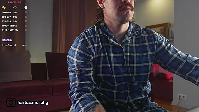 Snapshot of Karlos_Ripped_ chatting on December 18, 11:38 am Karlos Ripped online show from December 18, 11:38 am