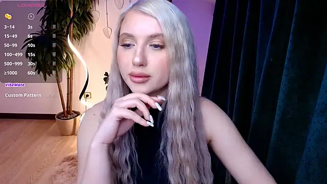 Evacadooo online show from April 23, 3:52 am