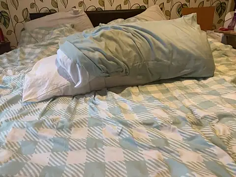 iveedie017 online show from December 4, 2:37 pm