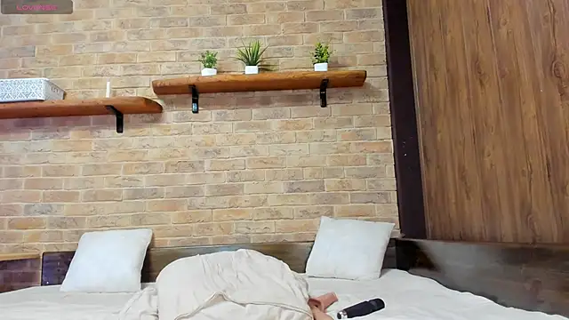 Lizzyvixxx online show from February 25, 1:28 pm