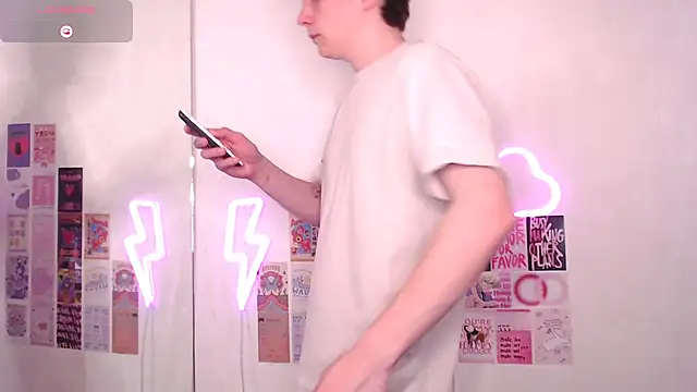 iwillfall online show from April 22, 11:06 pm