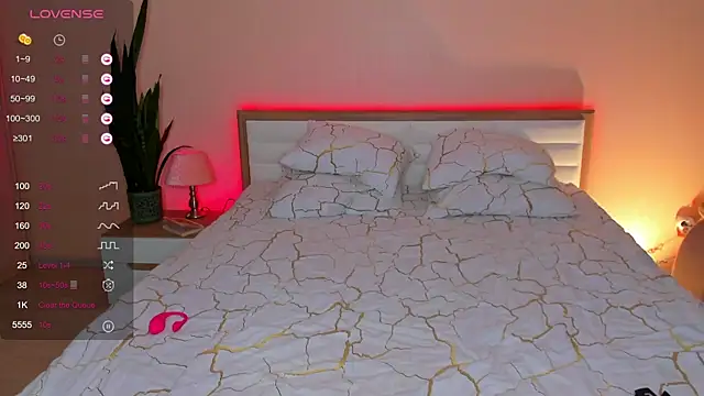 skinny sissss online show from October 5, 11:08 am