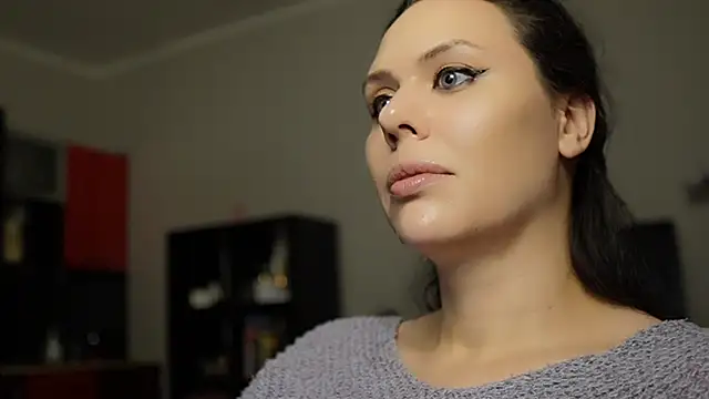 MollyCheiz online show from December 14, 5:40 am