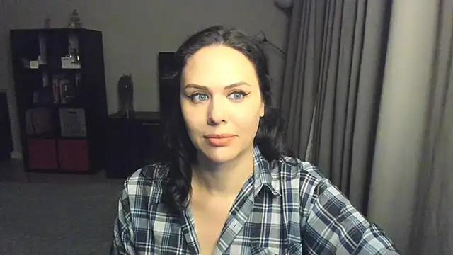 MollyCheiz online show from January 17, 4:15 pm