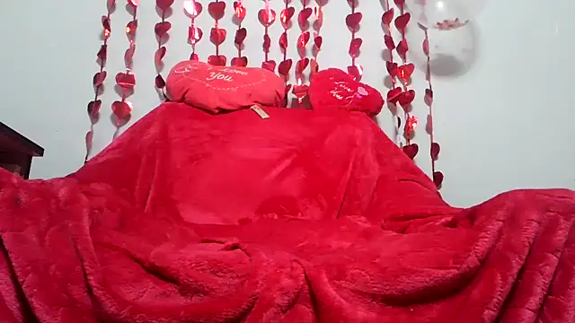 kisandgioni online show from February 5, 10:33 pm