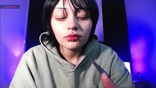 Snapshot of honney_dark chatting on January 11, 6:24 am honney dark online show from January 11, 6:24 am