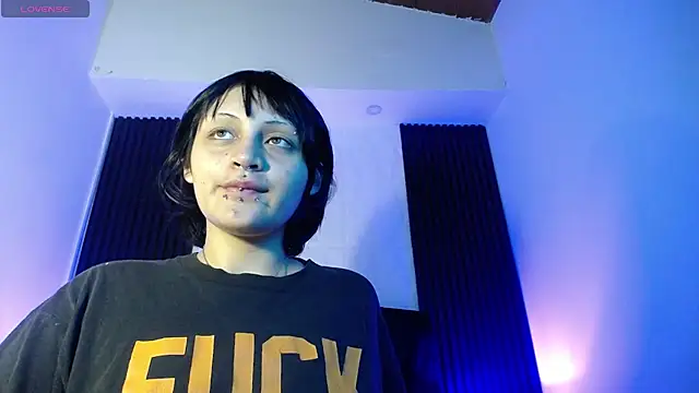 Snapshot of honney_dark chatting on January 17, 2:50 am honney dark online show from January 17, 2:50 am