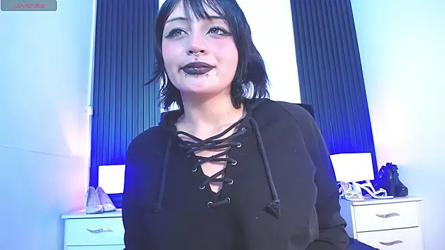 Snapshot of honney_dark chatting on February 20, 3:23 am honney dark online show from February 20, 3:23 am