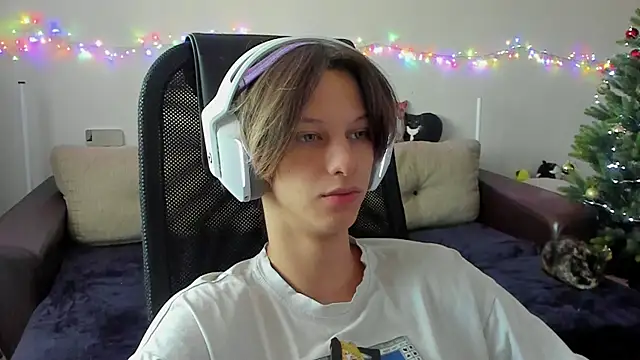 Ostin meow online show from December 14, 7:47 am