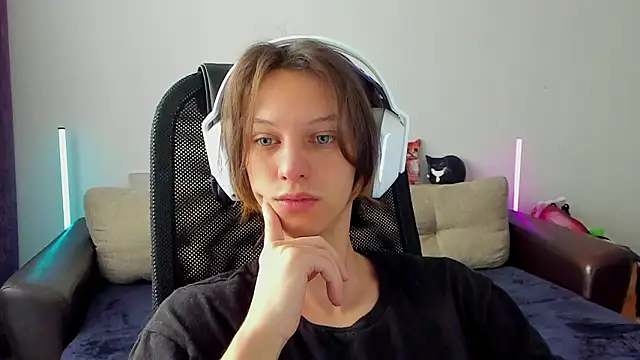 Ostin meow online show from March 3, 7:47 am