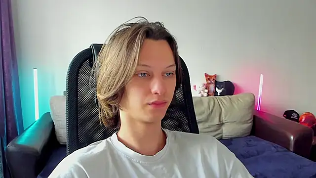 Ostin meow online show from May 10, 7:24 am