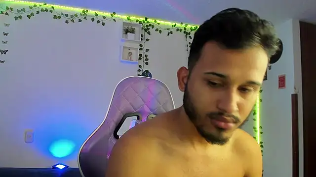 Raf brunette online show from December 28, 2:21 pm