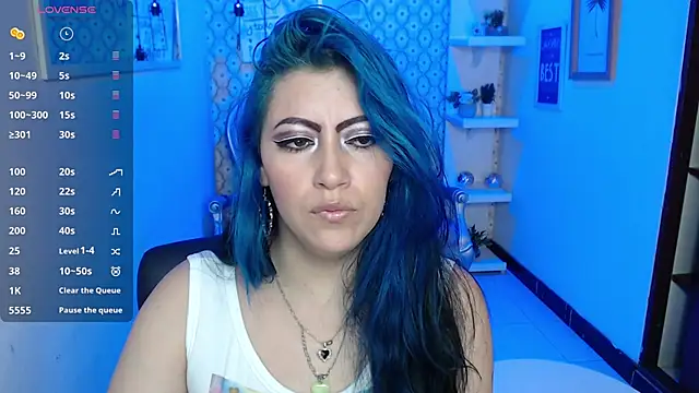 Snapshot of scarleth_blue chatting on February 7, 3:12 am scarleth blue online show from February 7, 3:12 am