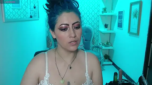 Snapshot of scarleth_blue chatting on March 5, 3:08 am scarleth blue online show from March 5, 3:08 am