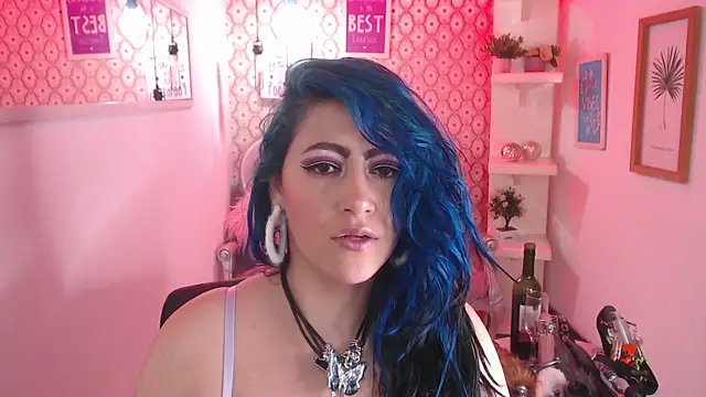 Snapshot of scarleth_blue chatting on September 18, 2:57 am scarleth blue online show from September 18, 2:57 am