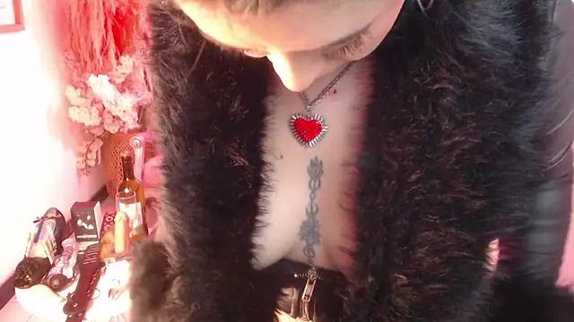 Snapshot of scarleth_blue chatting on November 15, 3:04 am scarleth blue online show from November 15, 3:04 am