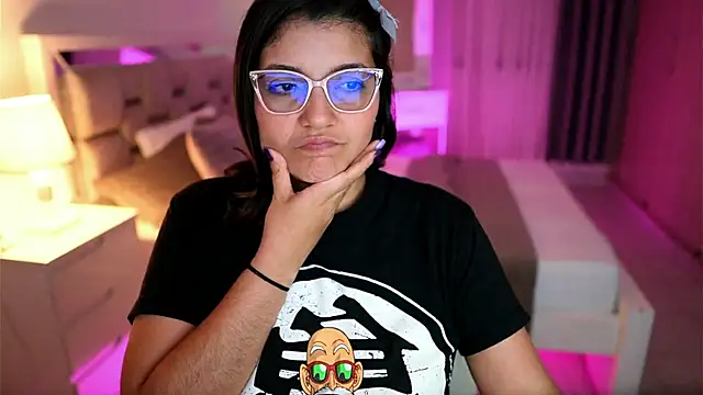 Snapshot of Camilaa_bueno chatting on March 16, 3:04 am Camilaa bueno online show from March 16, 3:04 am