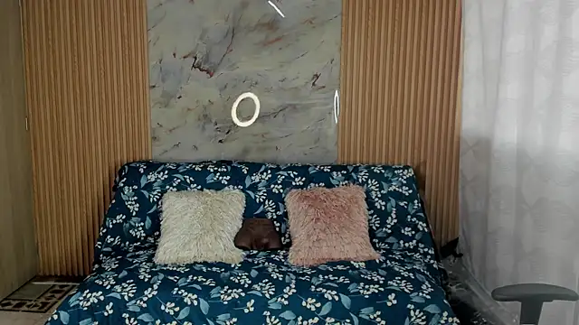 Any topless online show from October 15, 10:59 am