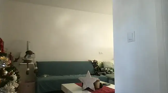 ScarlettMadii online show from December 9, 1:45 pm