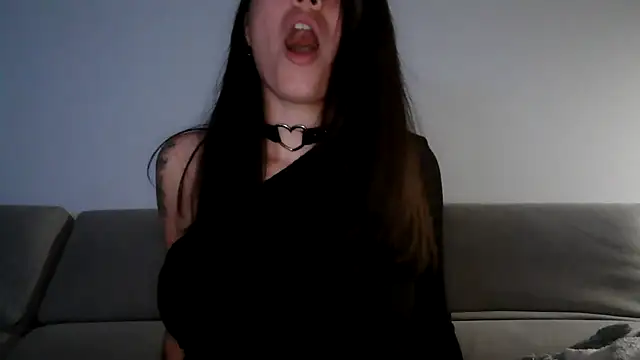 AmaraBella69 online show from December 16, 10:24 pm