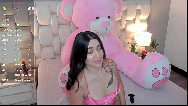 SaraOspinna online show from December 4, 1:20 pm