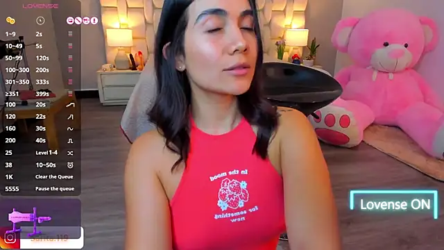 SaraOspinna online show from December 5, 4:01 pm