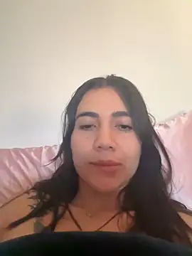 SaraOspinna online show from December 8, 11:35 am