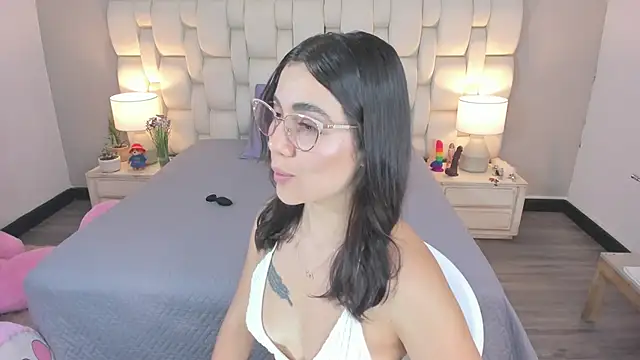 SaraOspinna online show from December 11, 3:05 pm