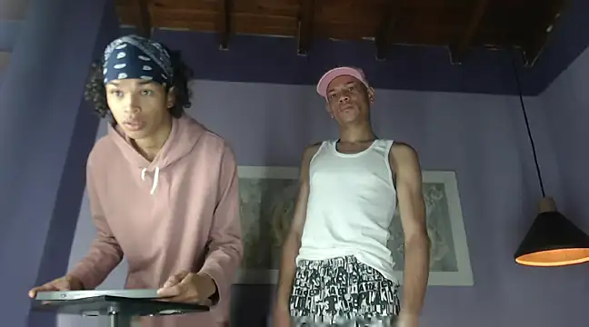 Kendall Vergara online show from December 7, 8:49 pm