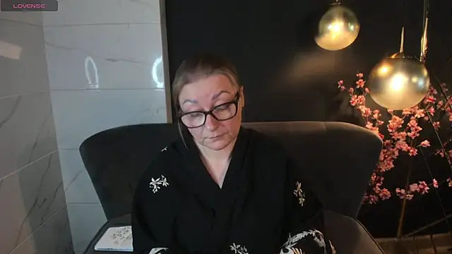 AlexandraKind online show from January 25, 7:49 pm