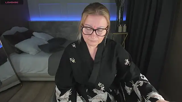 AlexandraKind online show from January 28, 11:50 pm