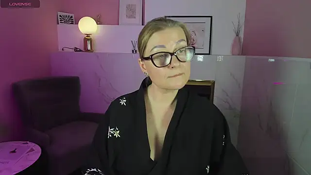 AlexandraKind online show from February 7, 12:09 am