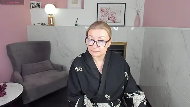 AlexandraKind online show from February 12, 7:56 pm