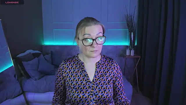 AlexandraKind online show from February 24, 11:41 pm